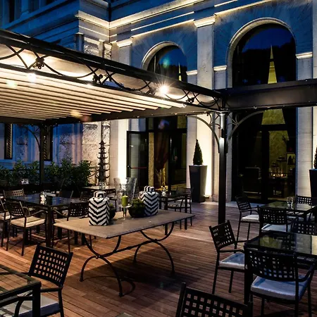 Th Roma - Carpegna Palace-3